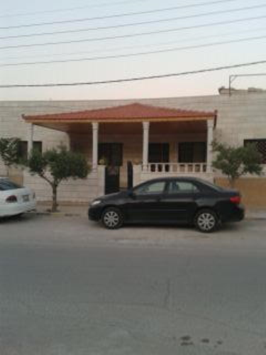 منزل طابقين للبيع  في الأردن