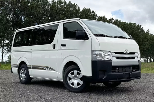 2023 Toyota Hiace 4x2 في الأردن