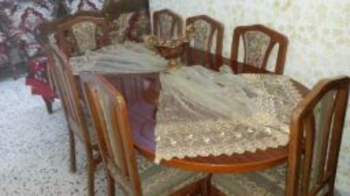 طاولة سفرة مع 8 كراسي في الأردن