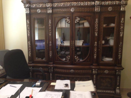 مكتب فخم كامل غرفة اجتمعات في السعودية